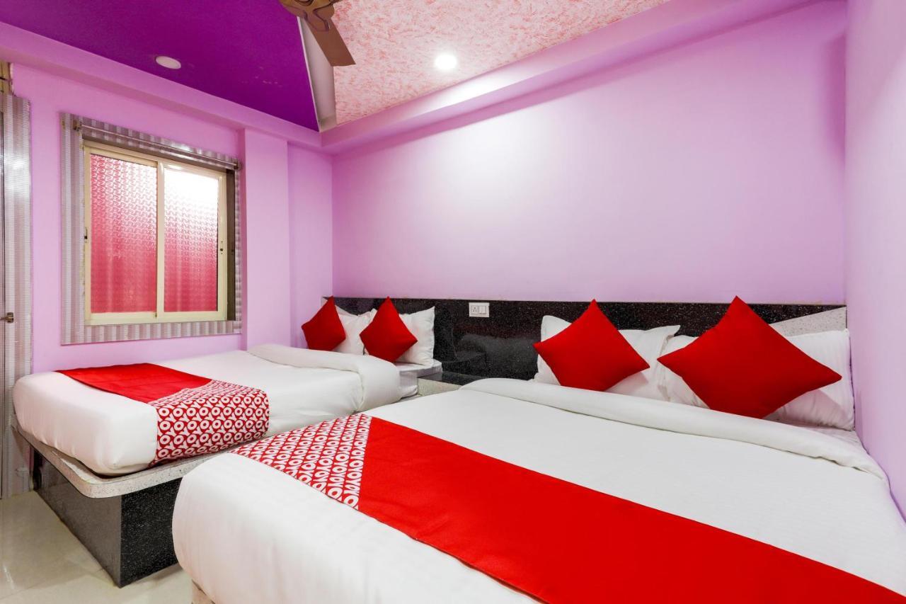 Oyo 45752 Hotel Sb Palace Godarpura Exterior foto